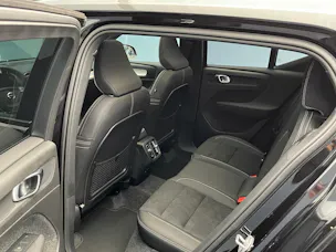 VOLVO XC40 2.0 B3 MH Plus Dark