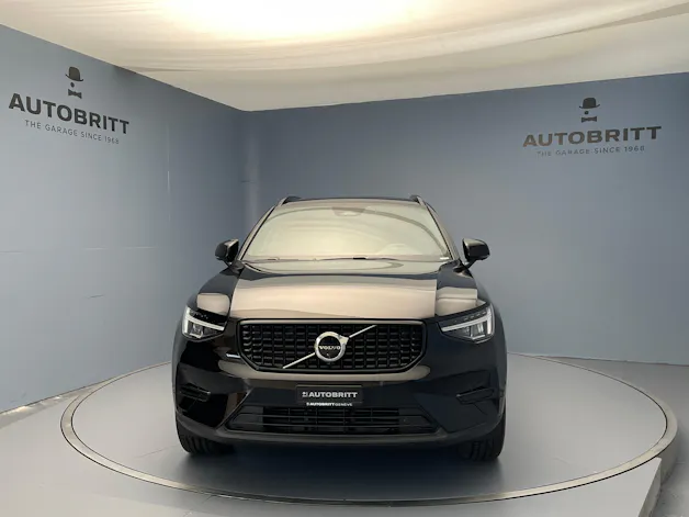 VOLVO XC40 2.0 B3 MH Plus Dark