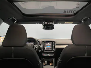 VOLVO XC40 2.0 B3 MH Plus Dark