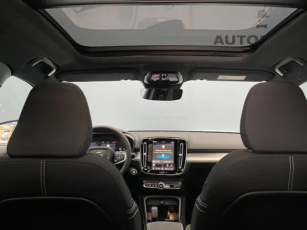 Volvo XC40 2.0 B3 MH Plus Dark