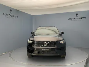 VOLVO XC40 2.0 B3 MH Plus Dark