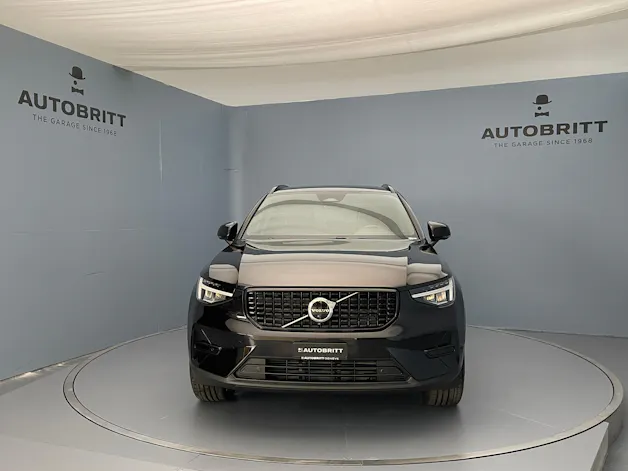 Volvo XC40 2.0 B3 MH Plus Dark