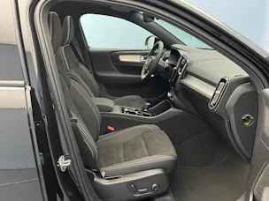 VOLVO XC40 2.0 B3 MH Plus Dark