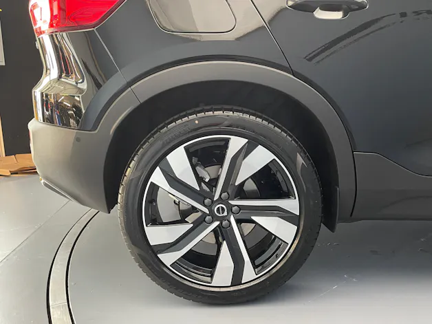 Volvo XC40 2.0 B3 MH Plus Dark