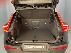 VOLVO XC40 2.0 B3 MH Plus Dark