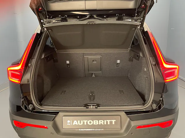 Volvo XC40 2.0 B3 MH Plus Dark