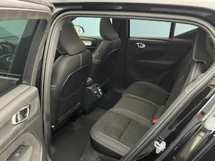 VOLVO XC40 2.0 B3 MH Plus Dark