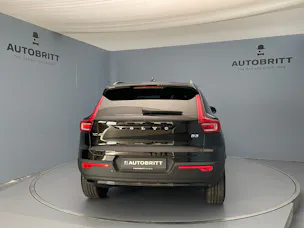 VOLVO XC40 2.0 B3 MH Plus Dark