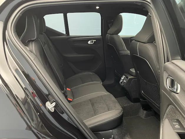 Volvo XC40 2.0 B3 MH Plus Dark