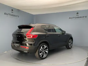 VOLVO XC40 2.0 B3 MH Plus Dark