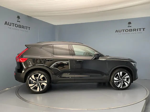 Volvo XC40 2.0 B3 MH Plus Dark