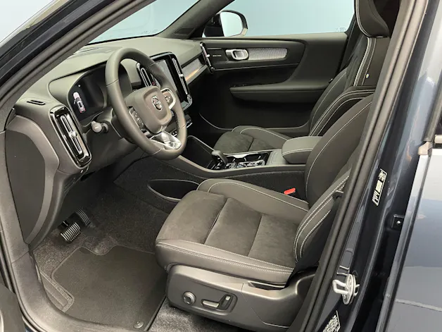 Volvo XC40 2.0 B4 MH Black Edition