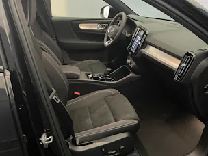 VOLVO XC40 2.0 B4 MH Black Edition