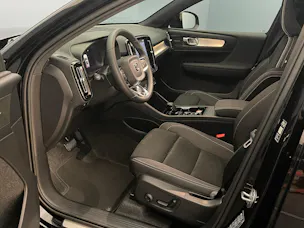 VOLVO XC40 2.0 B4 MH Black Edition