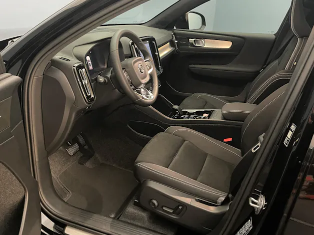 Volvo XC40 2.0 B4 MH Black Edition