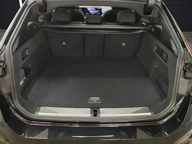 BMW 550e xDrive Touring