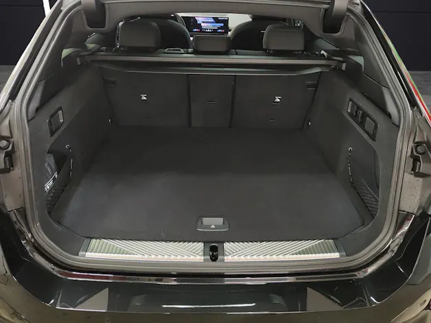 BMW 550e xDrive Touring
