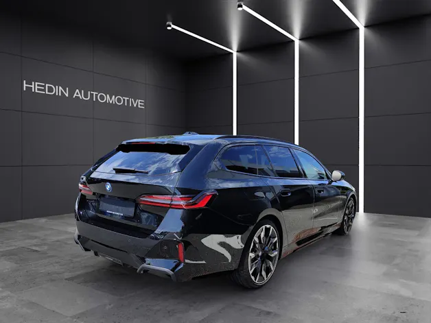 BMW 550e xDrive Touring