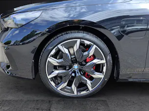 BMW 550e xDrive Touring