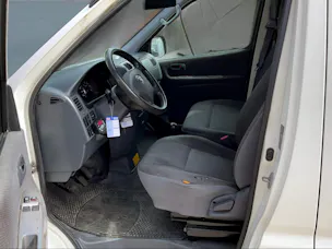 Toyota HIACE Kombi LWB 2.5 D-4D 3 P. CS