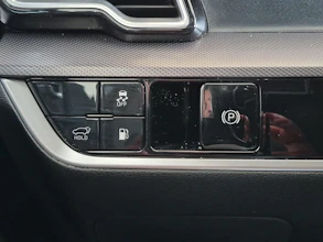 https://vehicle.imgix.net/4353466/199f5431-b189-4960-b539-7b8d064f06cb.jpg