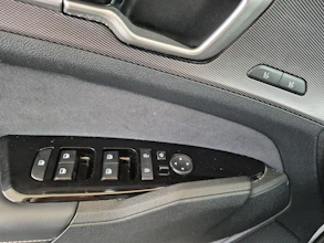 https://vehicle.imgix.net/4353466/ae718372-ef88-4354-85f6-1cccdaeebd3f.jpg