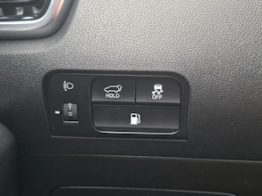 https://vehicle.imgix.net/4353474/14367265-e7d2-4362-949b-1b0ce1994cdf.jpg