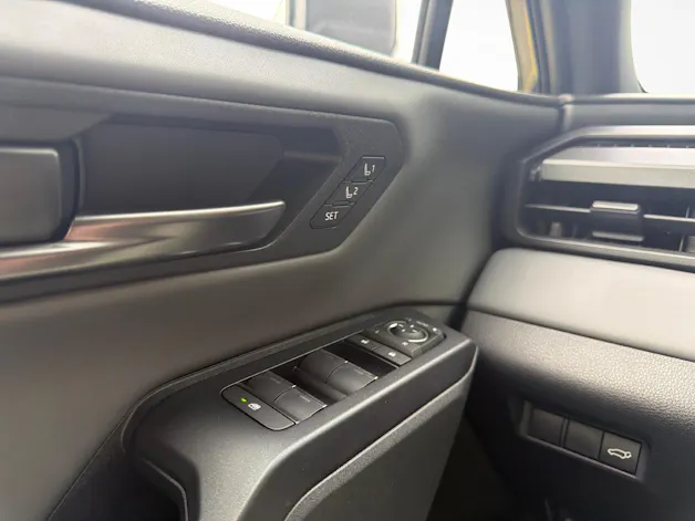 Suzuki New Across 2.5 PHEV Compact Top 4x4