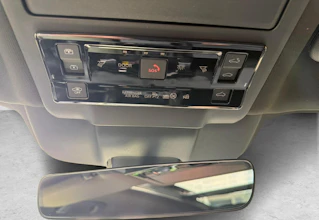 https://vehicle.imgix.net/4353532/9634d555-1f15-4a48-9260-967ccf961eeb.jpg