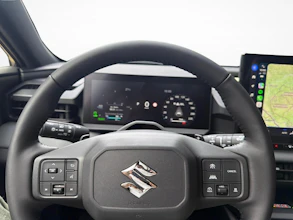 https://vehicle.imgix.net/4353532/d6d333c4-caef-43bd-bcef-7a957fb39215.jpg