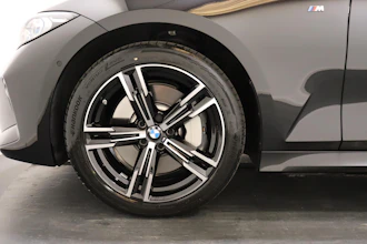https://vehicle.imgix.net/4353605/d40e3daa-191a-425d-b6a9-a2867f920617.JPG