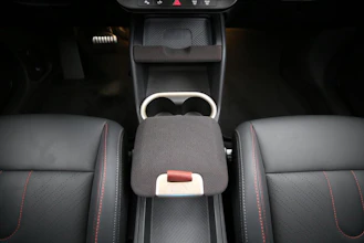 https://vehicle.imgix.net/4353758/eee04830-a8c6-4899-afe8-559e7ad736d4.jpg