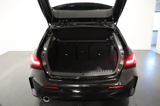 https://vehicle.imgix.net/4353769/0ab46bc3-0dd2-4390-aa8d-b6236c37dbb1.JPG