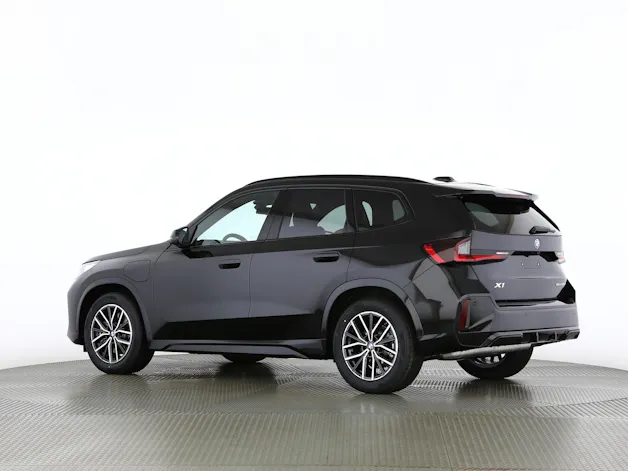 BMW X1 30e xDrive paddles