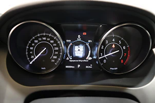 immagine del veicolo JAGUAR E-Pace 2.0 T 200 R-Dynamic S AWD