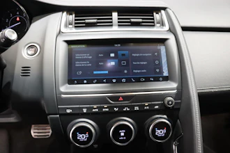 https://vehicle.imgix.net/4353775/8a137d44-5e90-4bdb-bf5f-cd5580f4f6a6.JPG