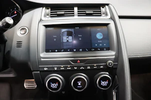 immagine del veicolo JAGUAR E-Pace 2.0 T 200 R-Dynamic S AWD