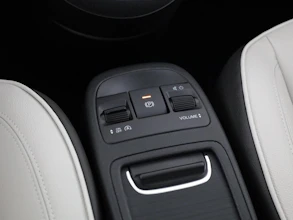 https://vehicle.imgix.net/4353794/44746ce7-c066-4be8-aed6-3c9710d5720e.jpg