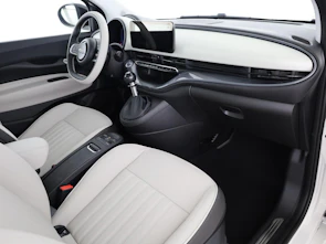Fahrzeugbild FIAT 500 1.0 Hybrid La Prima