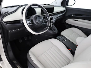 https://vehicle.imgix.net/4353794/68393285-53f0-4760-a6d9-9ea324b3e5d8.jpg
