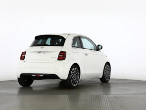 Fahrzeugbild FIAT 500 1.0 Hybrid La Prima