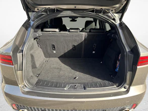 https://vehicle.imgix.net/4353811/e48c8c63-dcc4-4f11-90dc-dc38b354d2d7.jpg