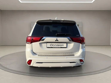 MITSUBISHI OUTLANDER 4
