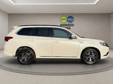 MITSUBISHI OUTLANDER 6