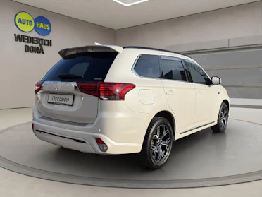 MITSUBISHI OUTLANDER 5