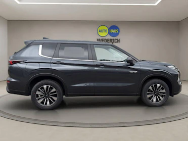 MITSUBISHI OUTLANDER 6