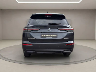 MITSUBISHI OUTLANDER 4