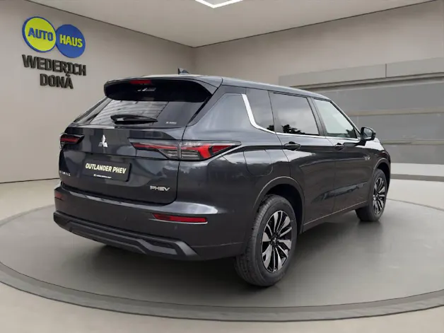 Mitsubishi Outlander 2.4 PHEV Invite 4x4