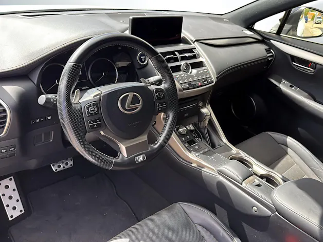 Lexus NX 300h F-Sport