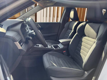 MITSUBISHI OUTLANDER 9
